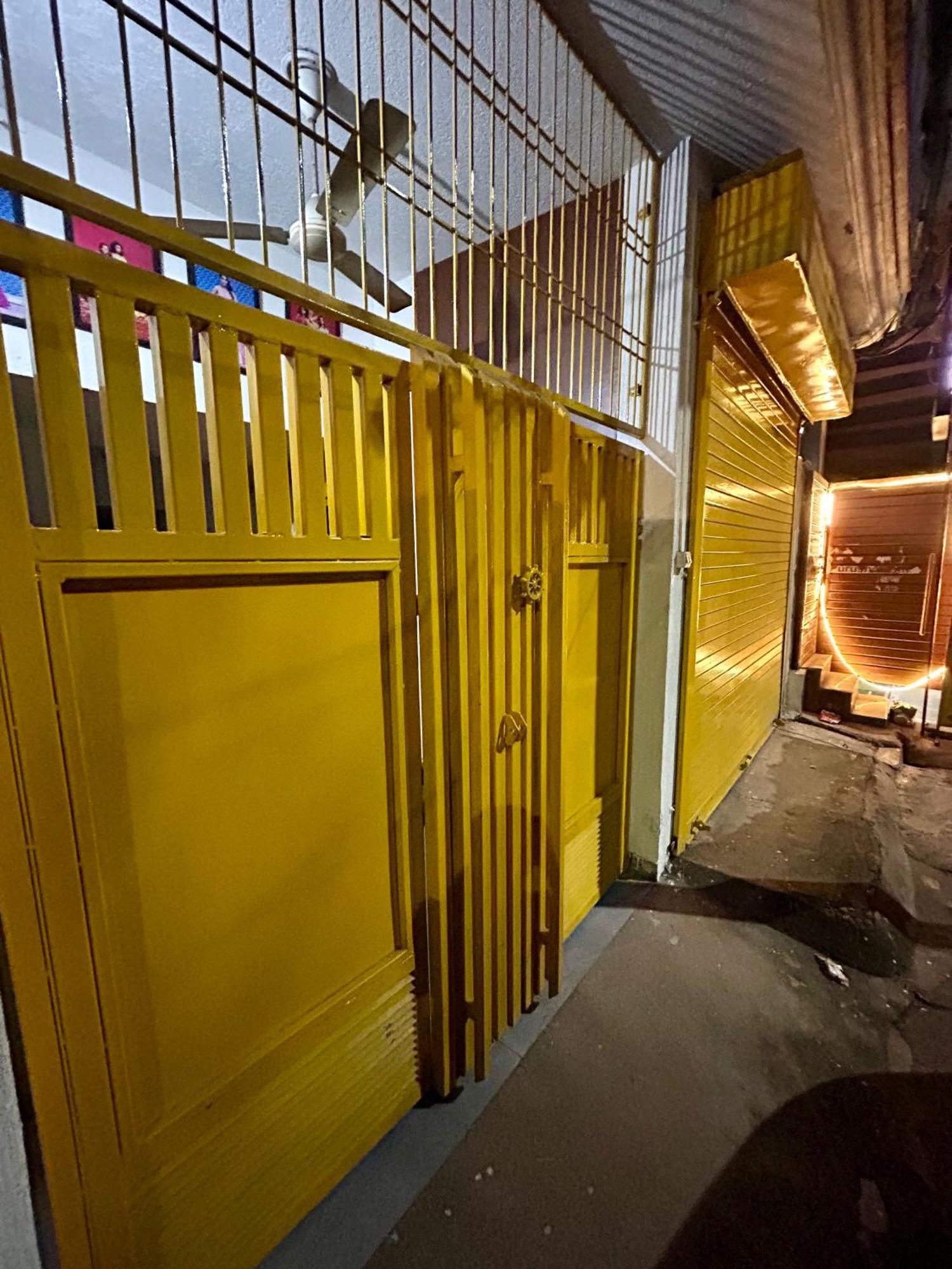 The Yellow House - Couple'S Getaway In Gomti Nagar- 1 Bhk Λάκναου Εξωτερικό φωτογραφία